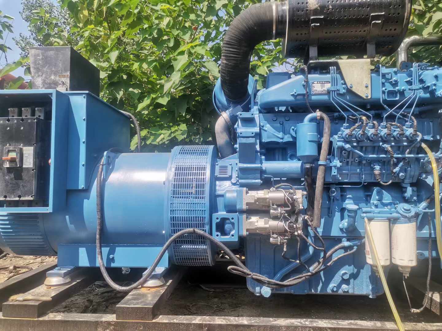 徐闻详细说明降低 800kW 柴油发电机输出电流波动的方法